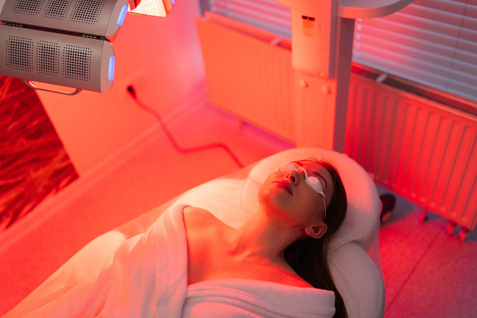 Benefits of Red Light Therapy for Skin, Pain Relief, and More