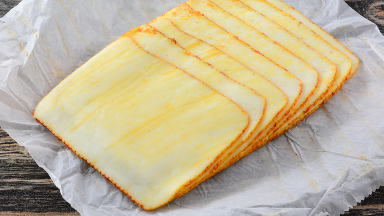 Is muenster cheese healthy? Benefits and side effects